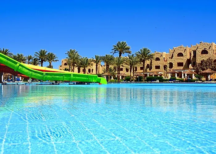 Royal Lagoons & Aqua Park Hotel 5*
